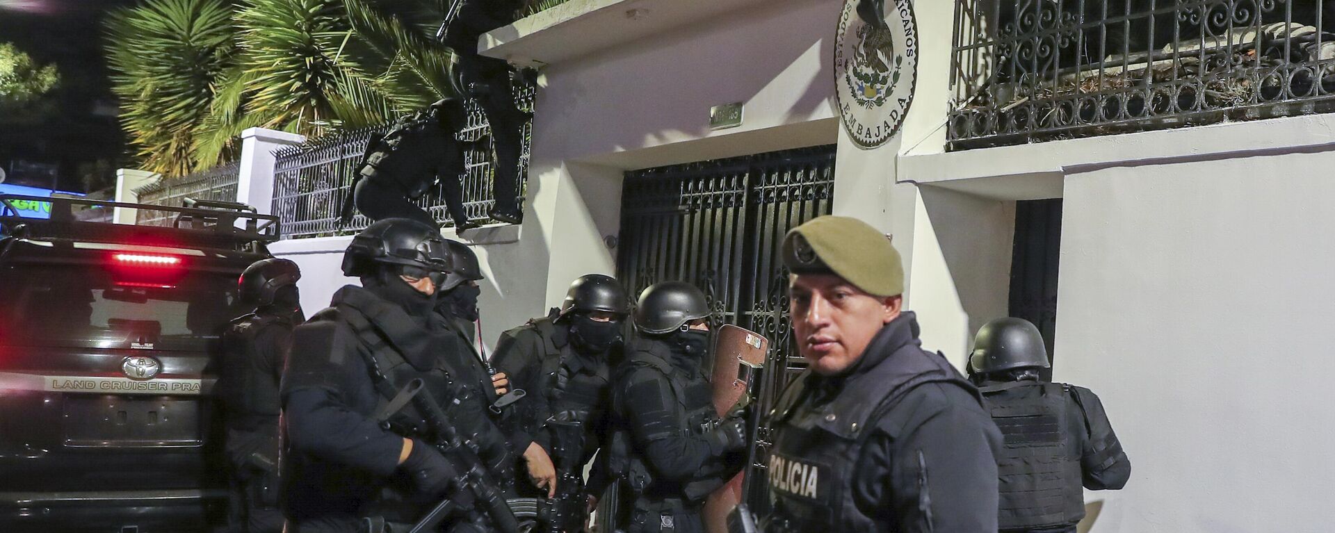 La Policía irrumpe en la Embajada de México en Quito, Ecuador, el 5 de abril, 2024 - Sputnik Mundo, 1920, 11.04.2024