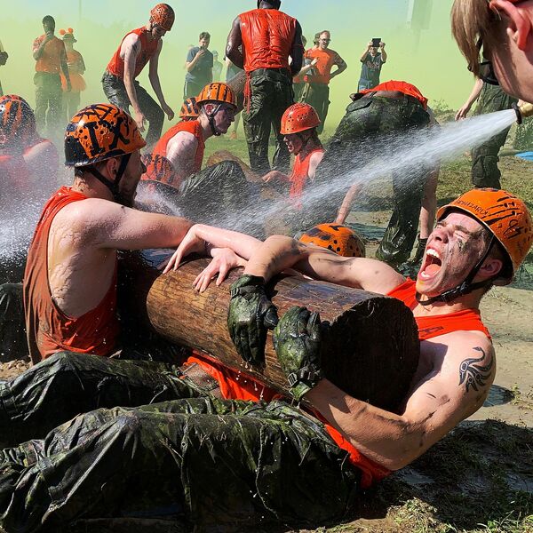 Carrera de obstáculos para los cadetes, tomada por Elliot Fergusan, es la mejor imagen  en la categoría de Personas. - Sputnik Mundo
