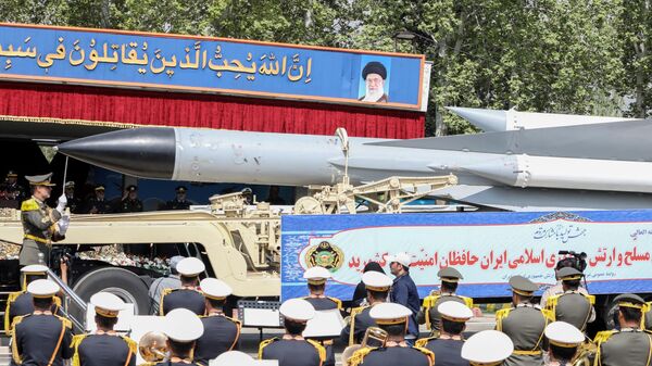 Военный парад, посвященный ежегодному Дню армии, в Тегеране, Иран - Sputnik Mundo