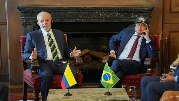 Lula da Silva y Gustavo Petro - Sputnik Mundo