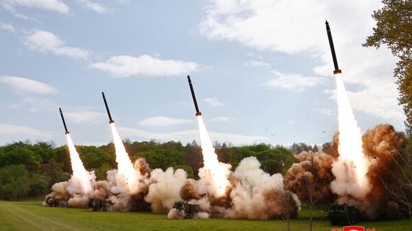 El primer ejercicio táctico combinado de Corea del Norte que simula un contraataque nuclear. - Sputnik Mundo