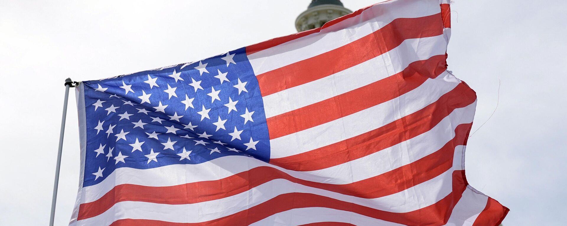 Bandera de Estados Unidos en la fachada del Capitolio - Sputnik Mundo, 1920, 24.04.2024