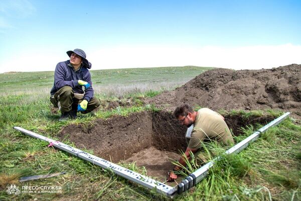 Excavaciones en el Parque Natural Karalar, en la región de Kerch - Sputnik Mundo