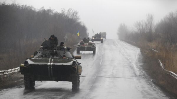 Vehículos militares ucranianos  - Sputnik Mundo