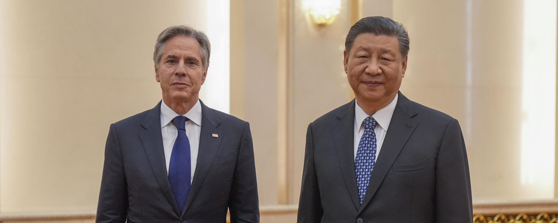 El secretario de Estado estadounidense, Antony Blinken, se reúne con el presidente chino, Xi Jinping, en el Gran Salón del Pueblo, China, el 26 de abril de 2024 - Sputnik Mundo, 1920, 27.04.2024