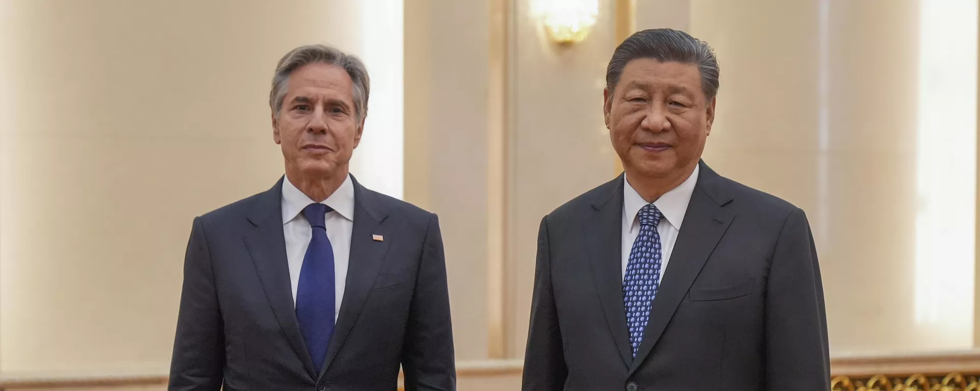 El secretario de Estado estadounidense, Antony Blinken, se reúne con el presidente chino, Xi Jinping, en el Gran Salón del Pueblo, China, el 26 de abril, 2024 - Sputnik Mundo, 1920, 27.04.2024