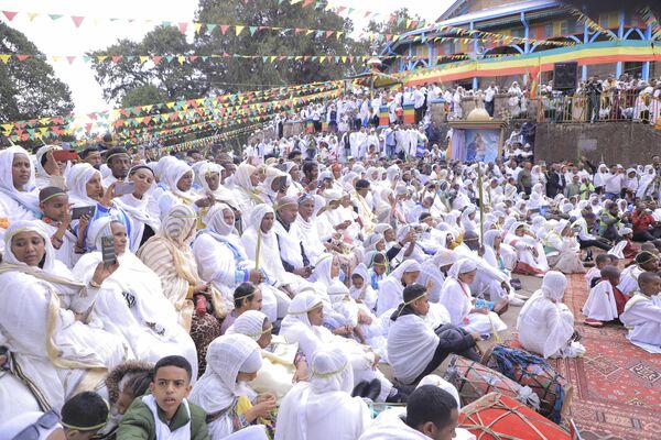 Cristianos ortodoxos etíopes se reúnen para las celebraciones del Domingo de Ramos en la Iglesia ortodoxa etíope en la capital del país, Adís Abeba. - Sputnik Mundo