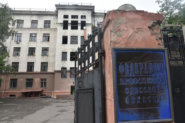 Edificio incendiado de la Casa de los Sindicatos en Odesa. - Sputnik Mundo