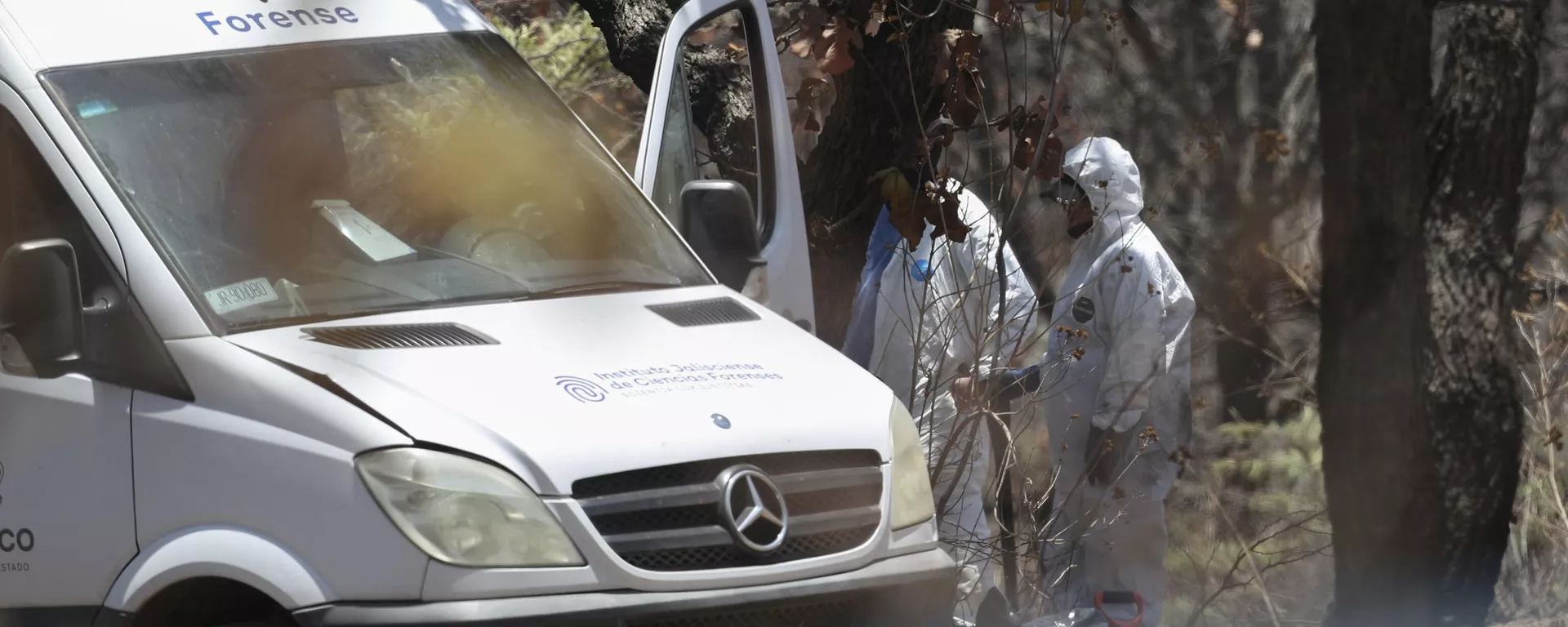 Peritos del Servicio Médico Forense trabajan en la zona donde el grupo de Madres Buscadoras de Jalisco, en búsqueda de personas desaparecidas, encontró varios conjuntos de restos humanos en Tlajomulco, estado de Jalisco (archivo)  - Sputnik Mundo, 1920, 01.05.2024