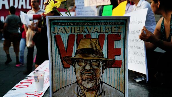 Un acto de protesta para recordar al periodista mexicano Javier Valdez  - Sputnik Mundo