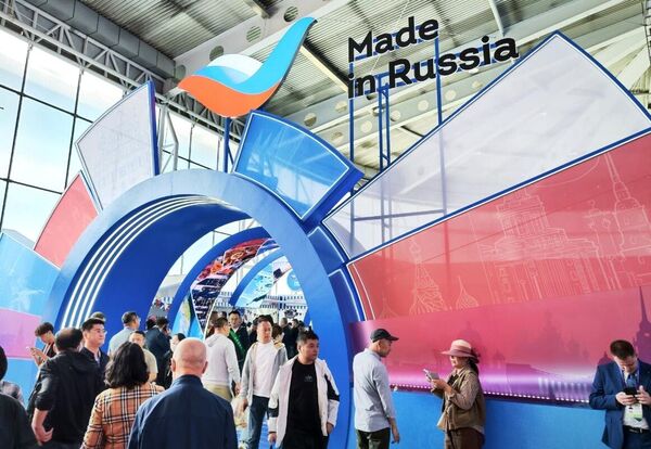 Visitantes de la VIII exposición Rusia-China en Harbin. - Sputnik Mundo