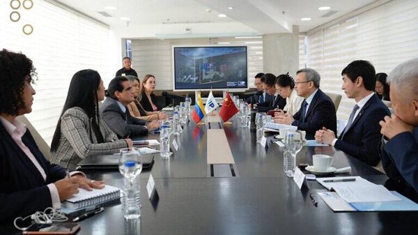 Venezuela y China buscan potenciar modelo económico para desarrollo de inversiones - Sputnik Mundo