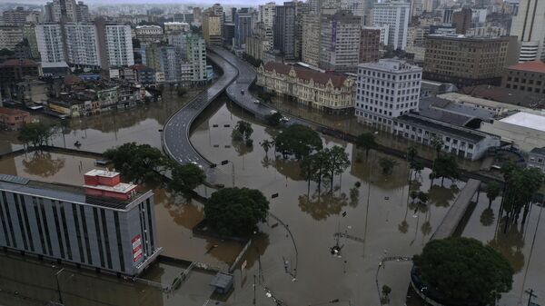 Inundaciones provocadas por las fuertes lluvias, en Porto Alegre, estado de Rio Grande do Sul, Brasil - Sputnik Mundo
