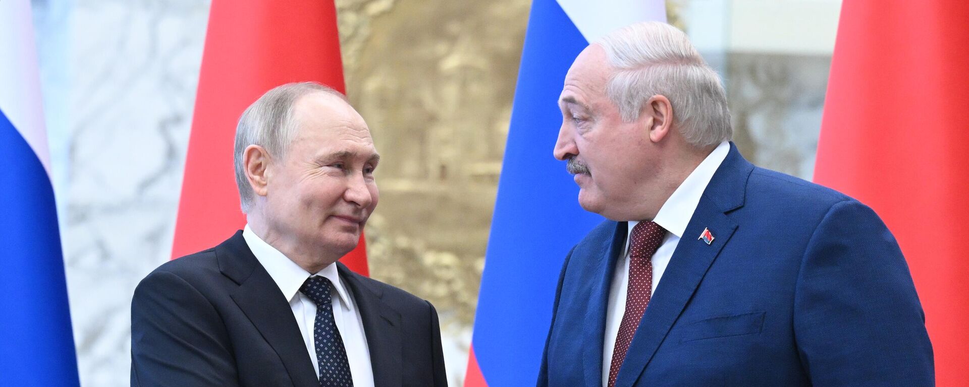 El presidente de Rusia, Vladímir Putin, con su homólogo bielorruso, Alexandr Lukashenko, el 24 de mayo de 2024  - Sputnik Mundo, 1920, 24.05.2024