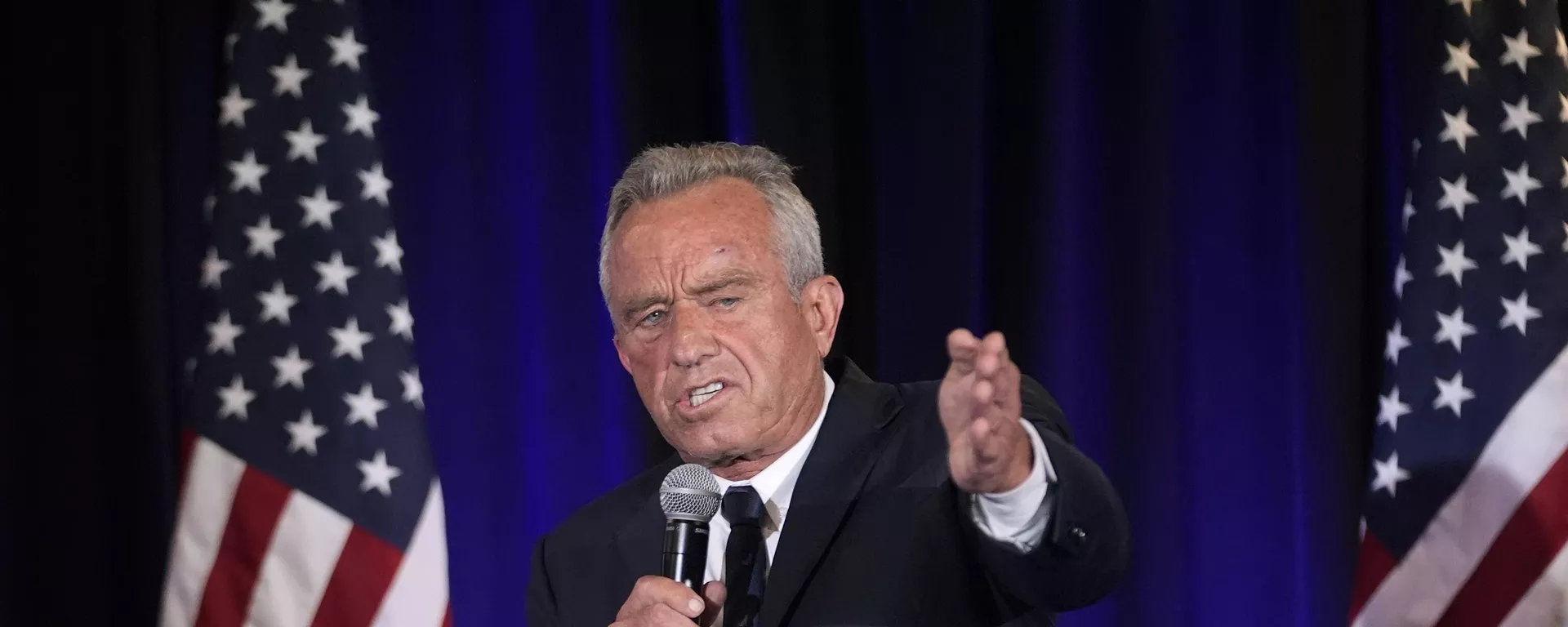 Robert F. Kennedy Jr., El candidato presidencial independiente, habla a sus partidarios durante una parada de campaña, el 13 de mayo de 2024, en Austin, Texas, EEUU  - Sputnik Mundo, 1920, 01.06.2024