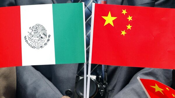 Las banderas de México y China - Sputnik Mundo