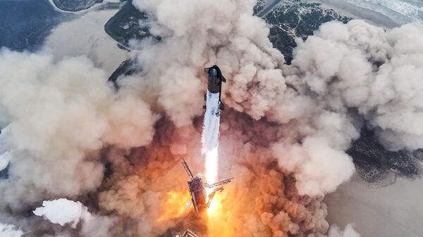 SpaceX logra con éxito los objetivos del cuarto vuelo de prueba de Starship  - Sputnik Mundo