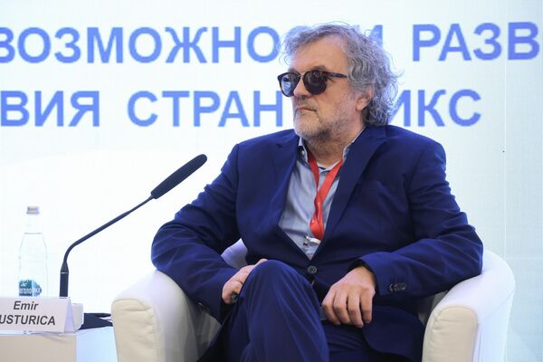 El director de cine Emir Kusturica en el SPIEF 2024. - Sputnik Mundo