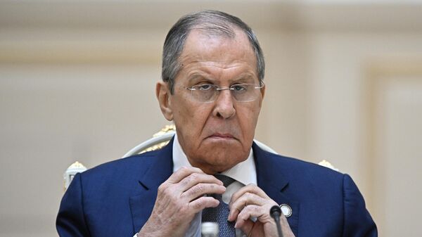 Serguéi Lavrov, ministro de Exteriores ruso, asiste a las conversaciones ampliadas ruso-uzbekas en la residencia estatal de Kuksaroy - Sputnik Mundo