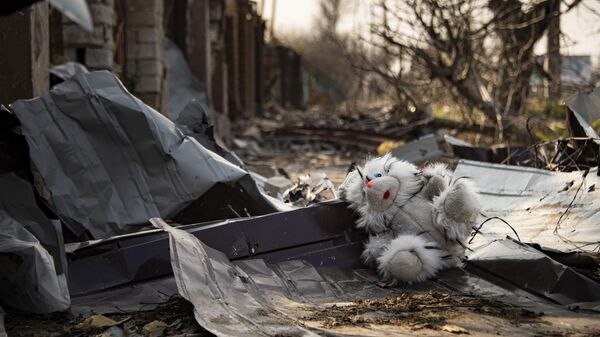 Una casa destruida por el bombardeo ucraniano (archivo) - Sputnik Mundo