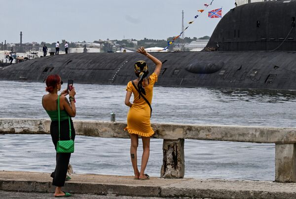 El submarino nuclear ruso Kazan, de visita oficial en La Habana. - Sputnik Mundo