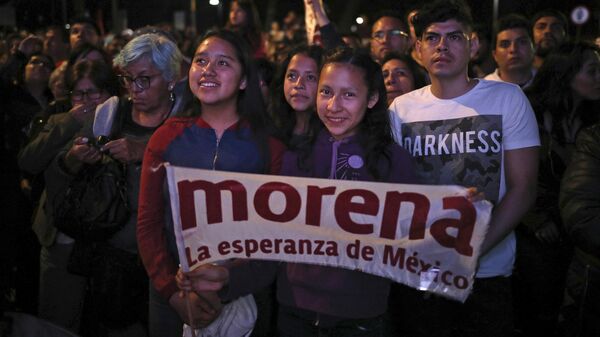 El Movimiento de Regeneración Nacional (Morena) se fundó en 2011 y recibió su registro como partido mexicano en 2014. - Sputnik Mundo
