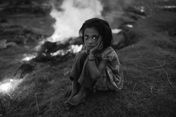 A girl near of ocean (Una niña cerca del océano), del fotógrafo bangladesí Mohamed Shamim Ul Islam. - Sputnik Mundo
