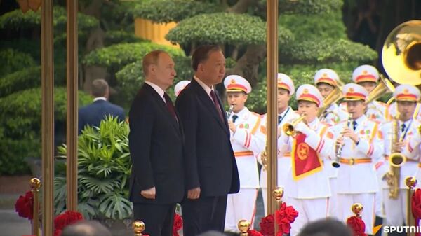 Vladímir Putin, presidente de Rusia, y To Lam, presidente de Vietnam, durante la visita del mandatario ruso a Hanói, Vietnam, el 20 de junio de 2024 - Sputnik Mundo