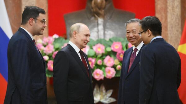 El mandatario ruso, Vladímir Putin, y su par de Vietnam, To Lam - Sputnik Mundo