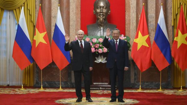 El presidente de Rusia, Vladímir Putin, y el mandatario de Vietnam, To Lam, el 20 de junio, 2024 - Sputnik Mundo