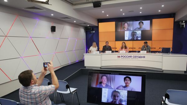 Una videoconferencia dedicada al tema Rusia - América Latina: temas actuales de interacción celebrada en el centro de prensa multimedia internacional de Sputnik - Sputnik Mundo