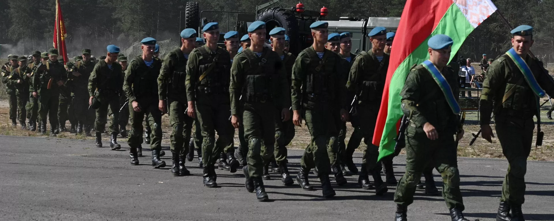 Militares bielorrusos en el ejercicio Interacció en el campo de entrenamiento de Brestski Militares bielorrusos en el ejercicio Interacció en el campo de entrenamiento de Brestski - Sputnik Mundo, 1920, 02.07.2024