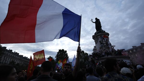 La coalición Nuevo Frente Popular ganó las elecciones parlamentarias francesas - Sputnik Mundo
