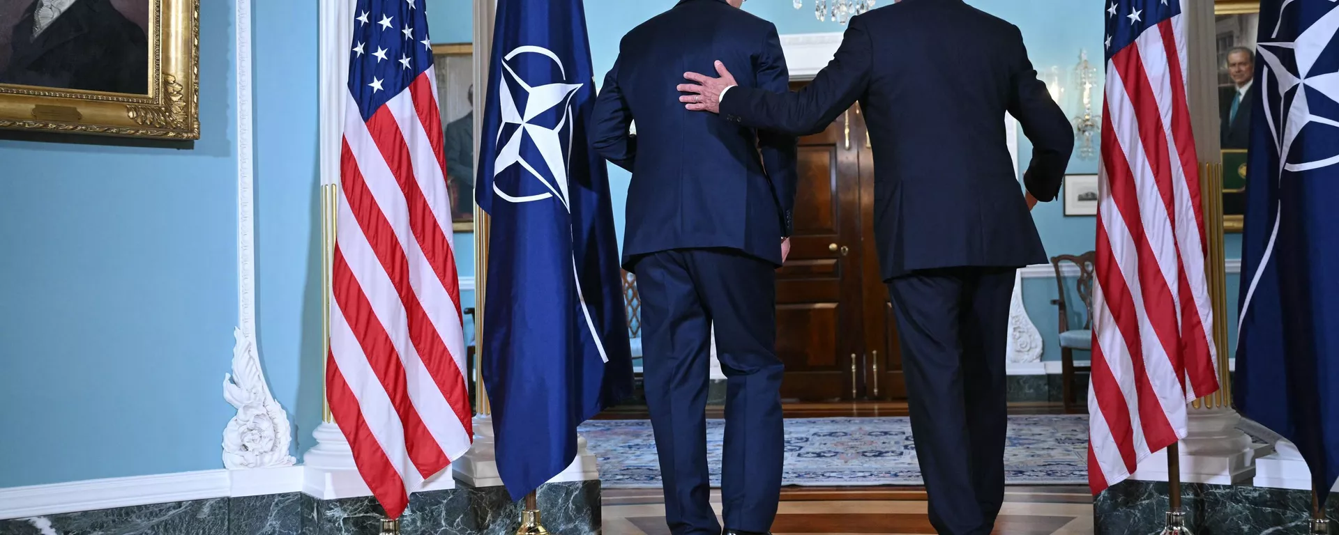 El secretario general de la OTAN, Jens Stoltenberg, y el secretario de Estado de EEUU, Antony Blinken, durante el inicio de la cumbre de la OTAN 2024 en Washington - Sputnik Mundo, 1920, 09.07.2024