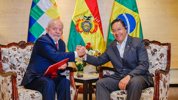 El presidente de Brasil, Lula da Silva, y el mandatario de Bolivia, Luis Arce - Sputnik Mundo