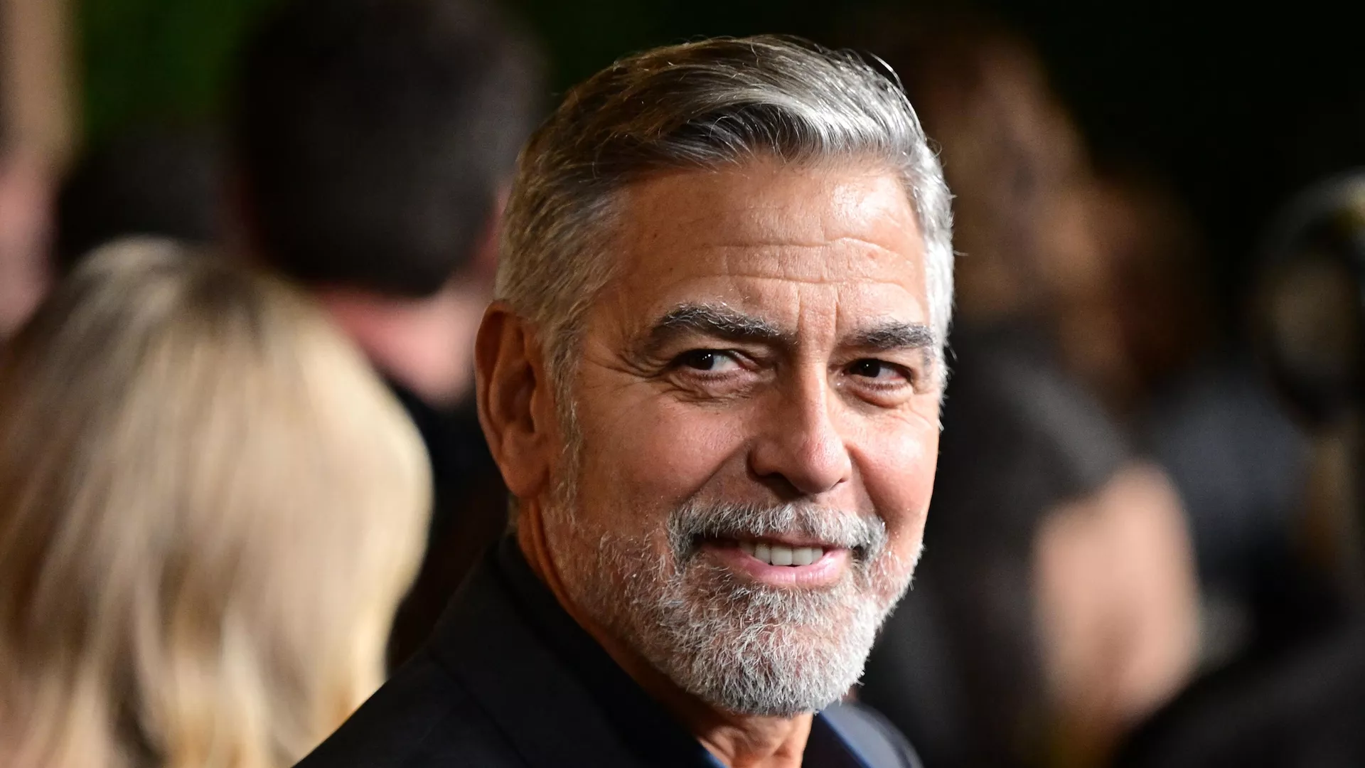 George Clooney, actor estadounidense, asiste al estreno en Los Ángeles de 'Los chicos del bote', de Amazon MGM Studios, en el teatro Samuel Goldwyn de Beverly Hills, California, el 11 de diciembre de 2023  - Sputnik Mundo, 1920, 10.07.2024