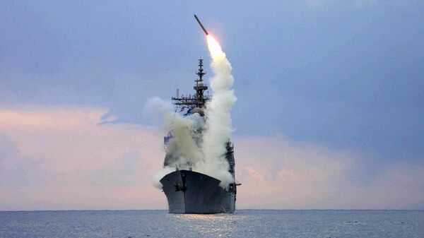 La Marina de EEUU dispara un misil Tomahawk desde el crucero de misiles guiados USS Cape St. George - Sputnik Mundo
