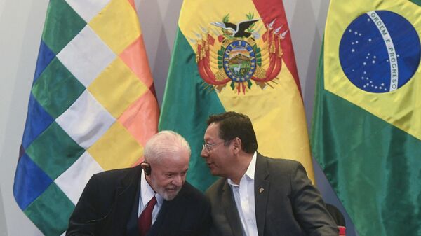 El presidente de Brasil, Lula da Silva, y su homólogo boliviano Luis Arce, durante una conferencia de prensa en Santa Cruz el 9 de julio de 2024 - Sputnik Mundo