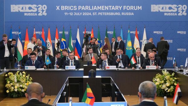 El X Foro Parlamentario de los BRICS en la ciudad rusa de San Petersburgo, el 12 de julio, 2024 - Sputnik Mundo