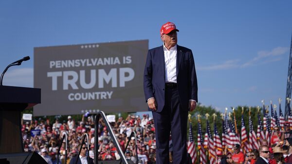 Candidato presidencial republicano, el expresidente, Donald Trump, durante un evento de su campaña electoral, en Butler, Pensilvania,  el 13 de julio de 2024  - Sputnik Mundo