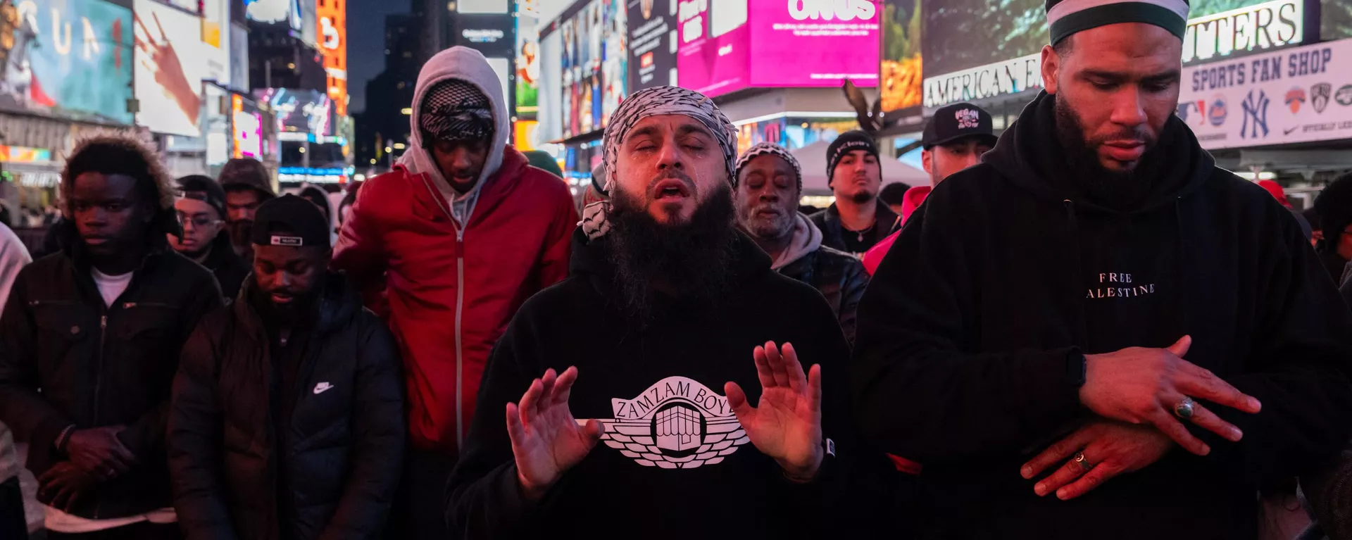 Miembros de la comunidad musulmana de EEUU en Times Square, en Nueva York, en marzo de 2024 - Sputnik Mundo, 1920, 17.07.2024