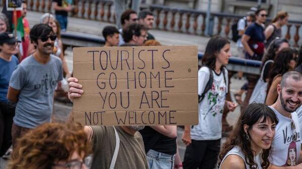 Manifestación en Barcelona contra el turismo de masas - Sputnik Mundo