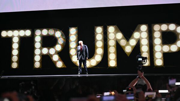Donald Trump durante la Convención Nacional Republicana del 18 de julio de 2024 - Sputnik Mundo