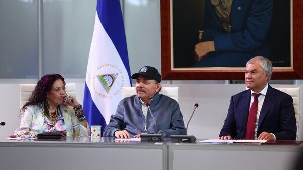 Rosario Murillo, vicepresidenta de Nicaragua; Daniel Ortega, presidente de Nicaragua, y Viacheslav Volodin, jefe de la Duma Estatal de la Federación de Rusia.  - Sputnik Mundo