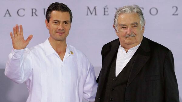 Presidente de México, Enrique Peña y presidente de Uruguay, José Mujica - Sputnik Mundo