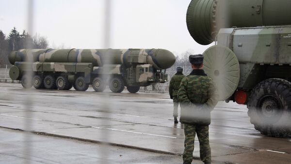 Occidente intenta mermar el potencial militar de Rusia, dice Estado Mayor ruso - Sputnik Mundo
