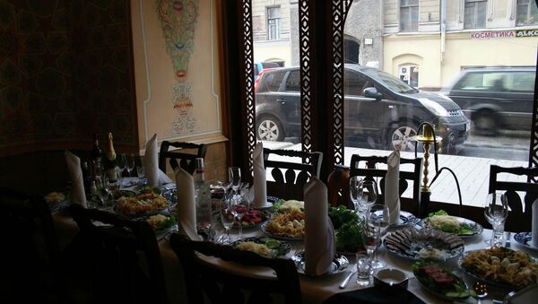 Los restaurantes de Rusia cuentan las pérdidas causadas por la crisis - Sputnik Mundo