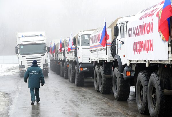 Noveno convoy humanitario ruso para Donbás - Sputnik Mundo
