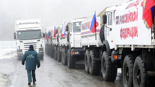 Un convoy humanitario ruso para Donbás (archivo) - Sputnik Mundo