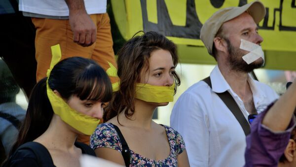 La 'Ley mordaza’ quiere limitar en España la indignación, dice un experto - Sputnik Mundo